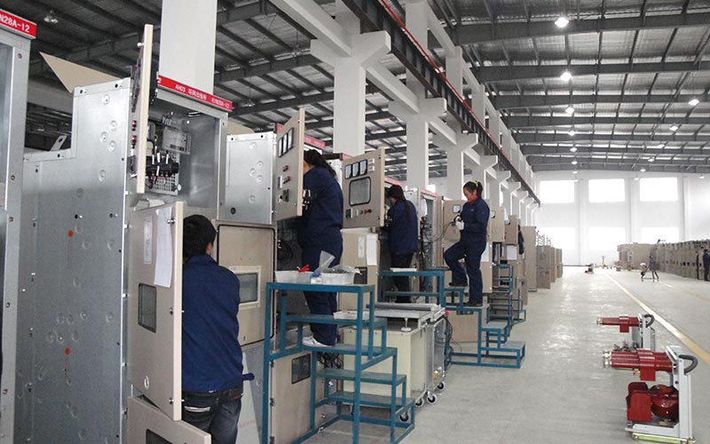 Aşağı gərginlikli keçid qurğuları enerji ötürülməsi və transformasiya istehsalı sənayesinin mühüm hissəsidir